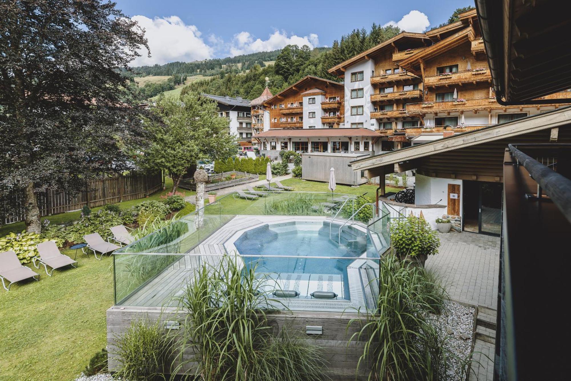 Hotel Die Sonne ザールバッハ・ヒンターグレム エクステリア 写真